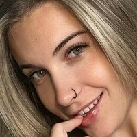 Riley Wood Nackt