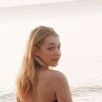Sadie Calvano Nackt