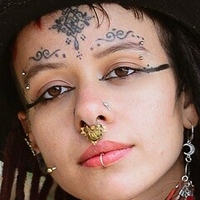 Salamandra Asthar Nackt