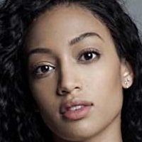 Samantha Logan Nackt