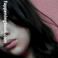 sar.eliii Nackt