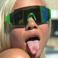 saragoldglitter Nackt