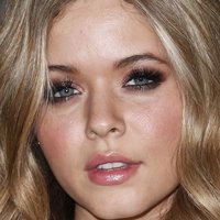Sasha Pieterse Nackt