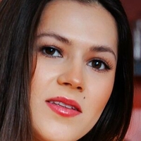 Serina Gomez Nackt