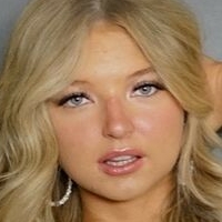 Shae Smolik Nackt