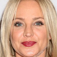 Sharon Case Nackt