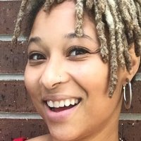 Simone Searcy Nackt