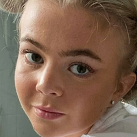 smalblonde Nackt