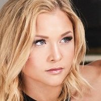 Sophia Thiel Nackt
