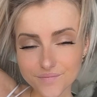 Stefanie Sutton Nackt