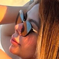Stephanie Hernandez Nackt
