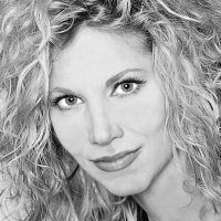 Suzette Andrea Nackt