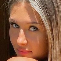 Talia Lewis-Cole Nackt