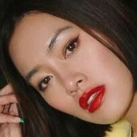 Tiffany Hsu Nackt