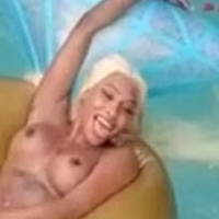TS Parris Nackt