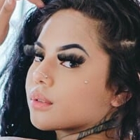 Valentina Naomi Nackt