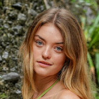 Willow Hand Nackt