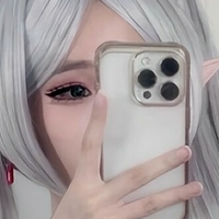 y3miku Nackt