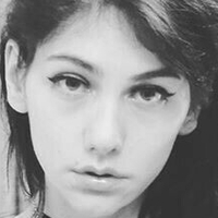 Zheanna Erose Nackt